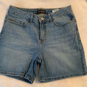 Lee Women's Regular Fit 5" Denim Short